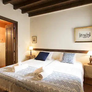 https://apartamento-puerta-elvira-centro.es-andalucia.com